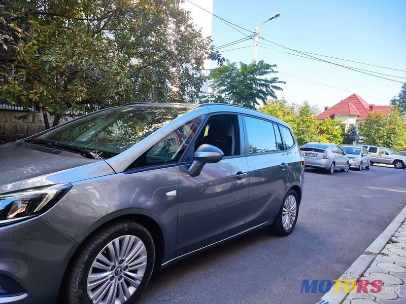 2017' Opel Zafira photo #2