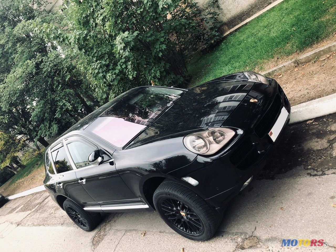 2005' Porsche Cayenne photo #2