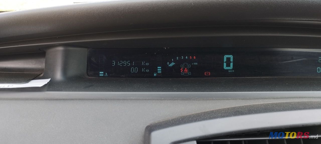 2006' Renault Scenic photo #2