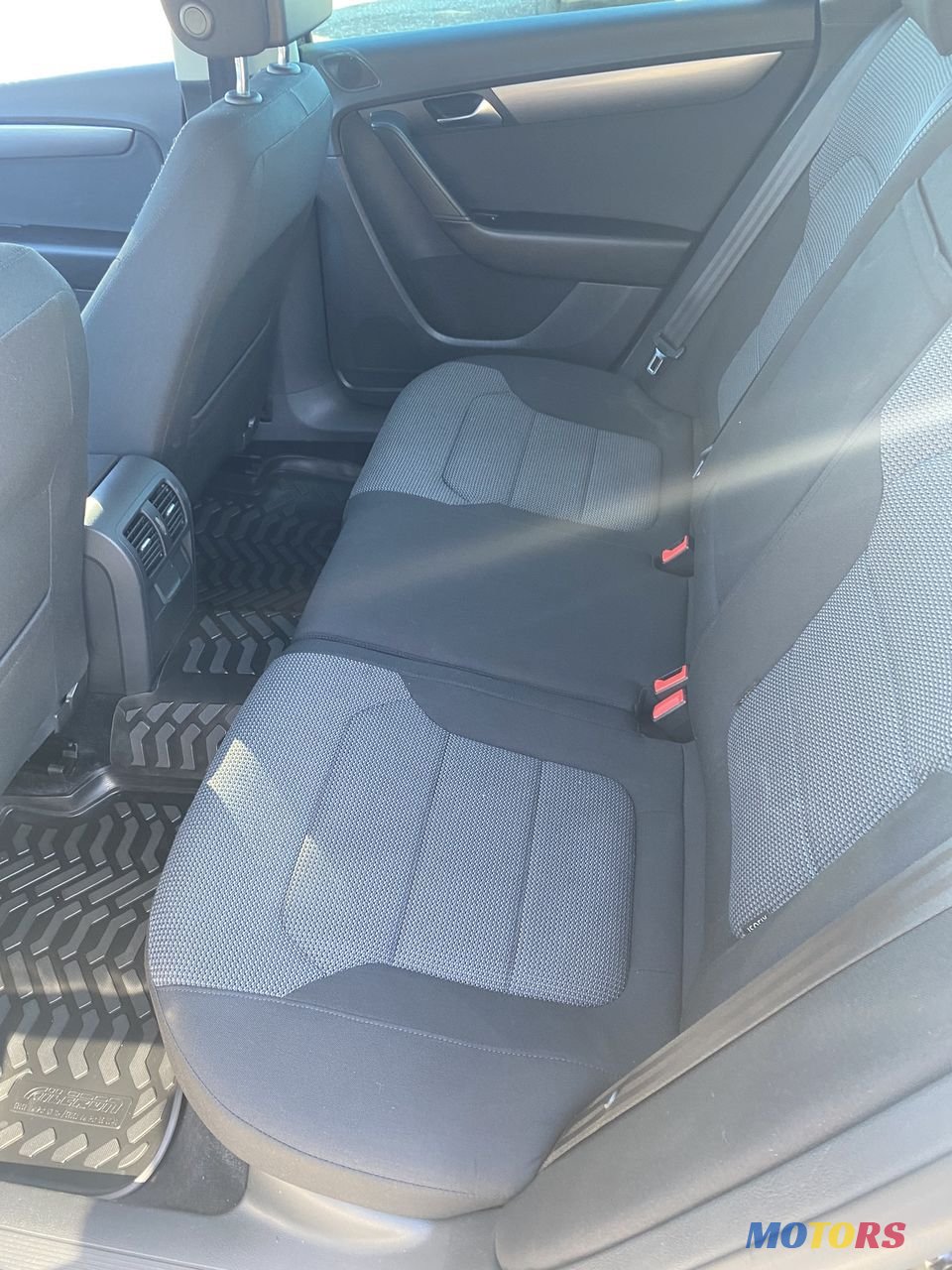 2012' Volkswagen Passat photo #4