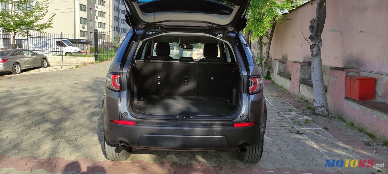 2016' Land Rover Discovery Sport photo #2