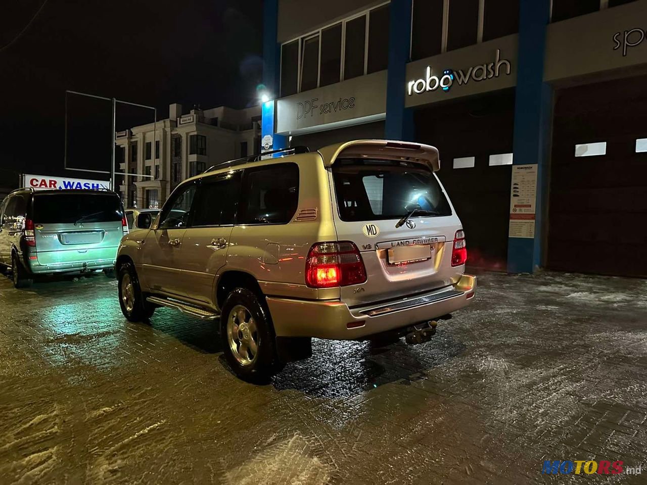 2004' Toyota Land Cruiser photo #4