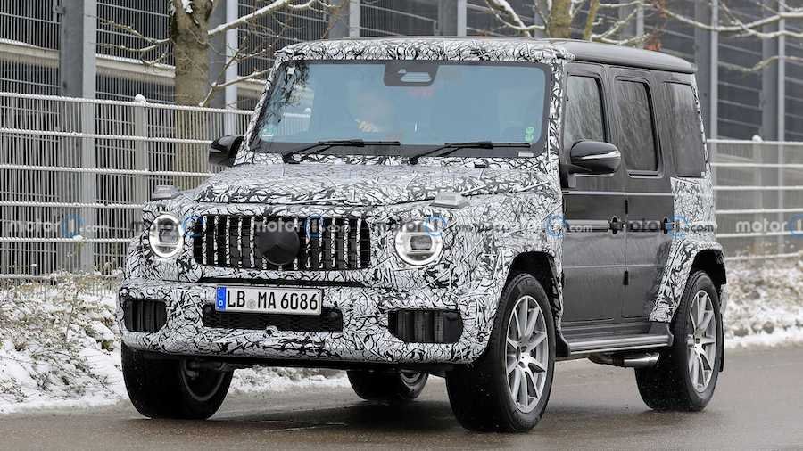 Mercedes G-Class Facelift Spied With Discreet Changes
