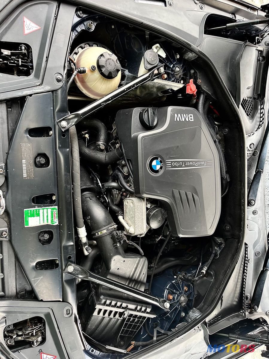 2013' BMW 5 Series photo #3