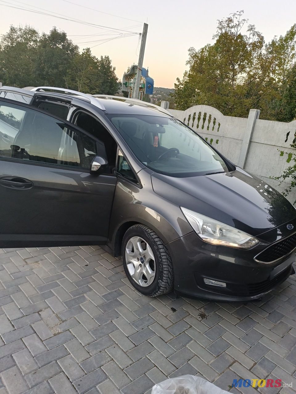 2015' Ford C-MAX photo #4