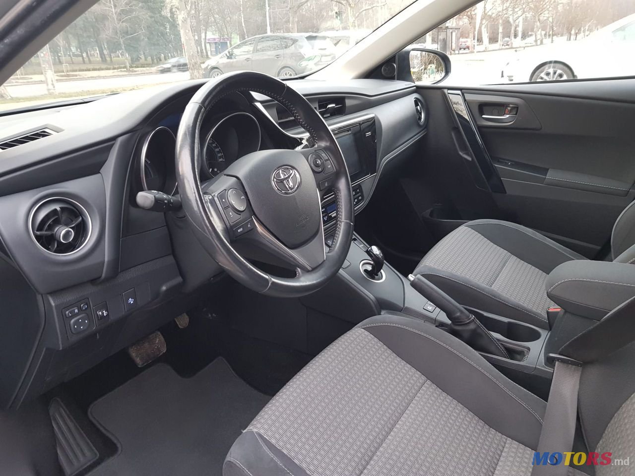 2017' Toyota Auris photo #4