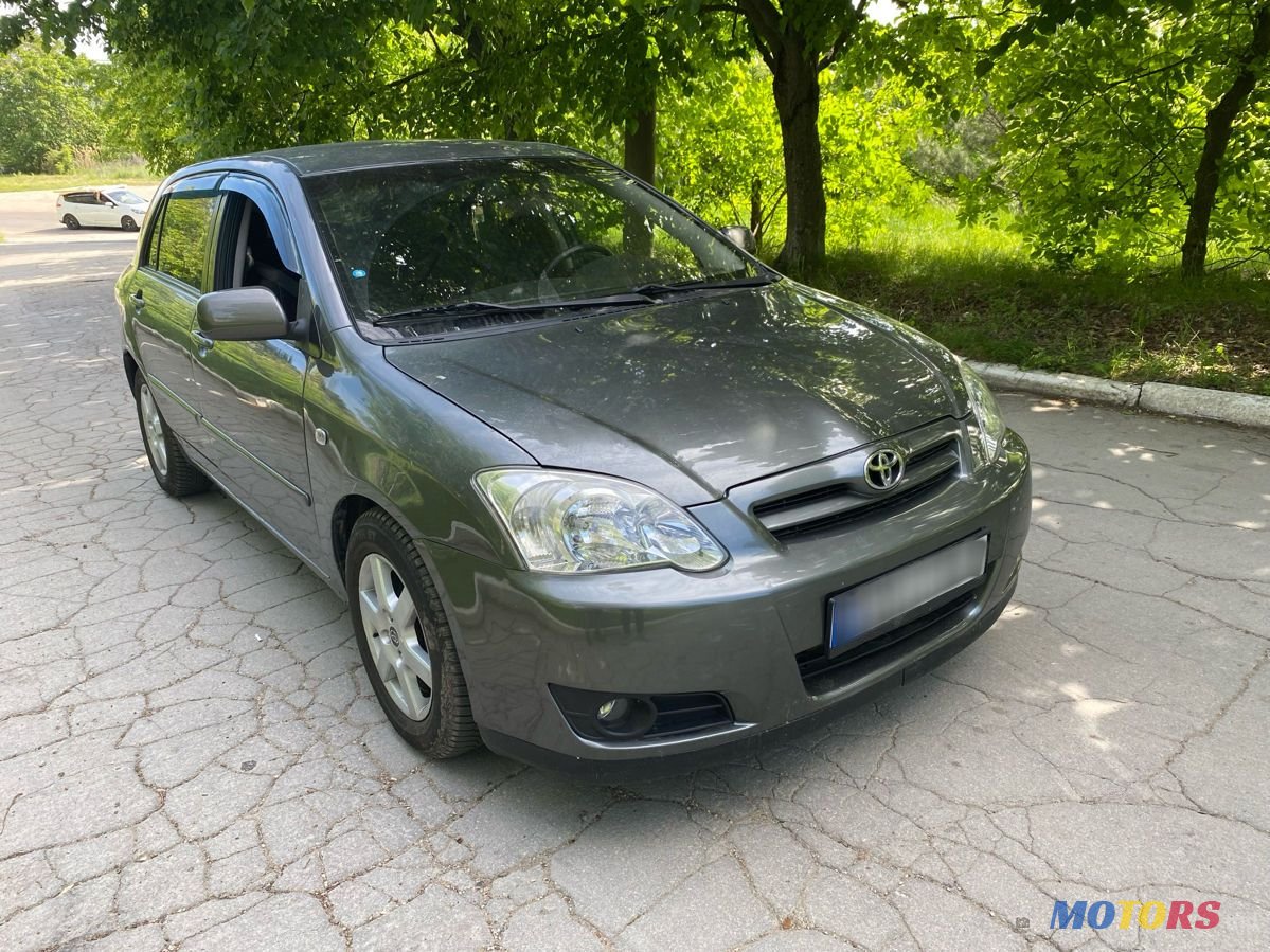 2004' Toyota Corolla photo #3