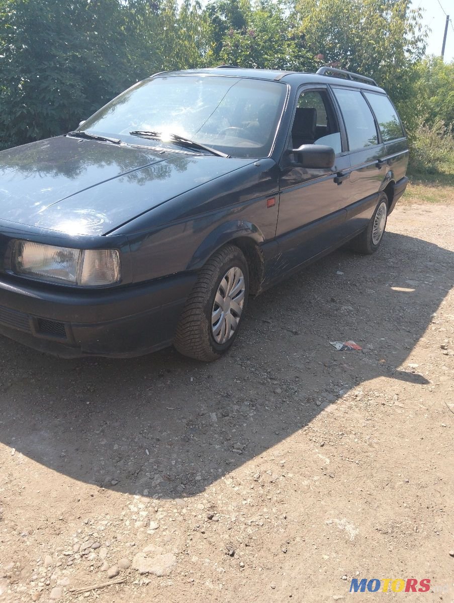 1993' Volkswagen Passat photo #2