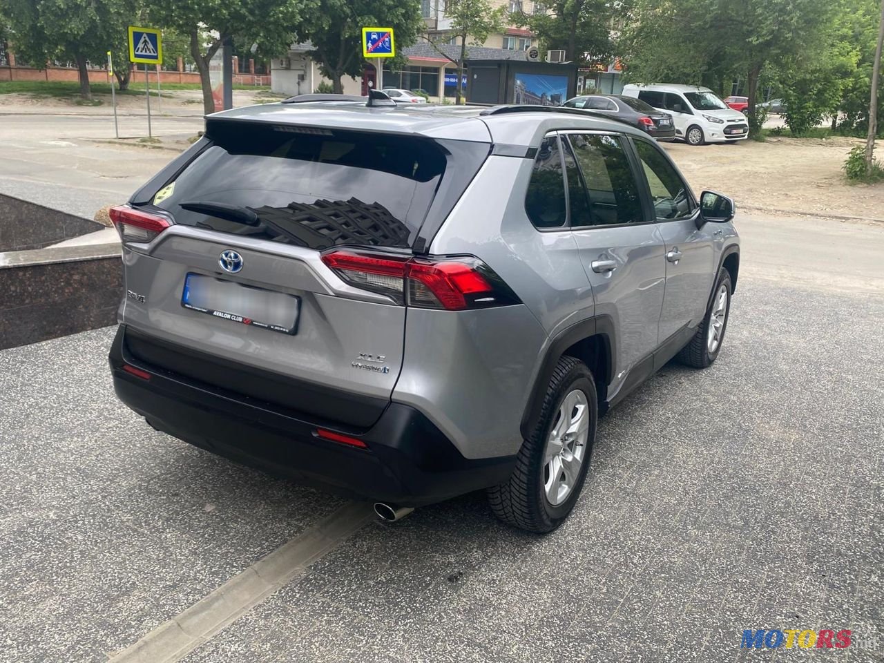 2019' Toyota RAV4 photo #5