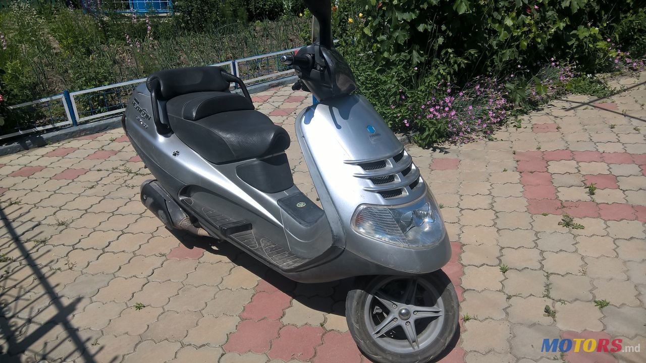 2000' Piaggio Super Hexagon 180GTX photo #1