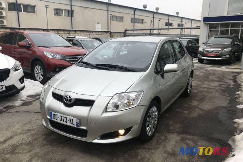 2008' Toyota Auris photo #2