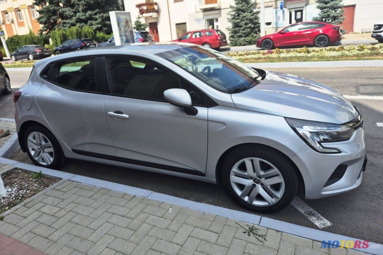 2021' Renault Clio photo #1