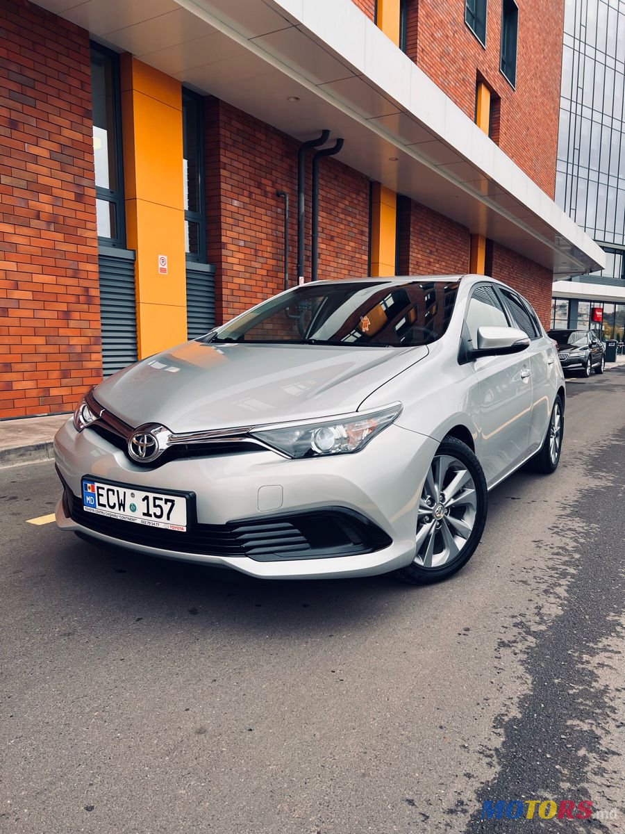 2015' Toyota Auris photo #2