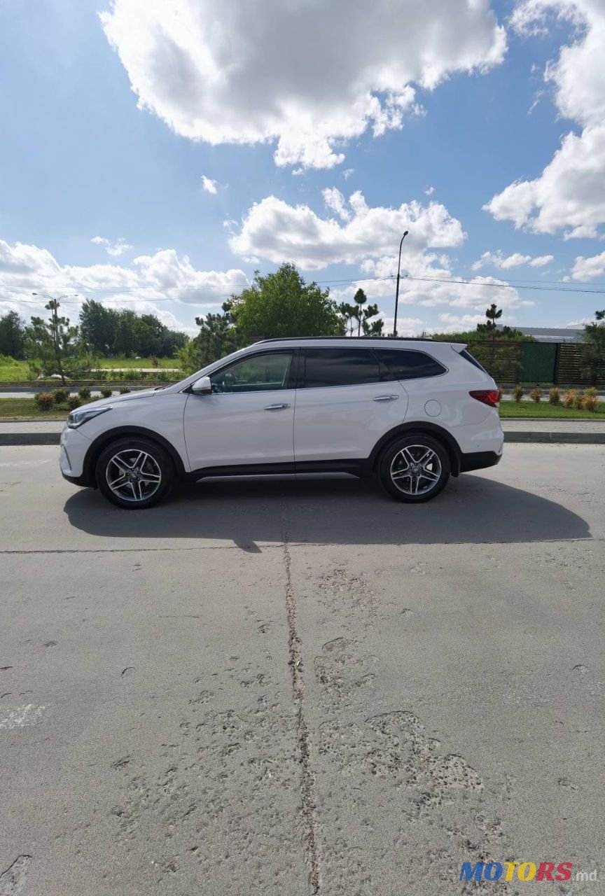 2018' Hyundai Santa Fe photo #3