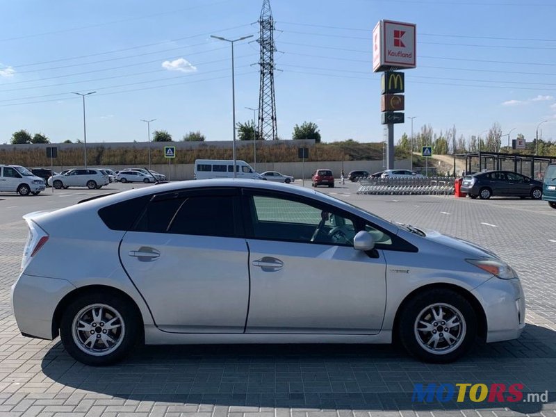 2011' Toyota Prius photo #2