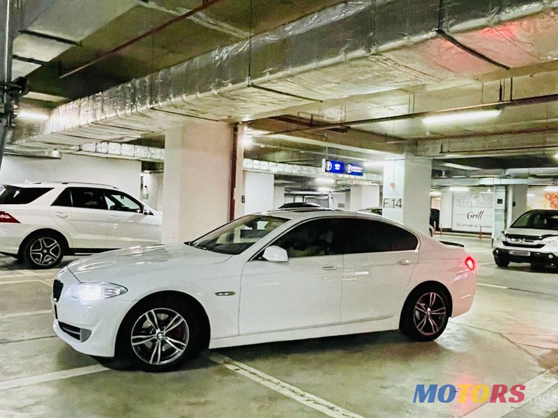 2013' BMW 5 Series photo #1