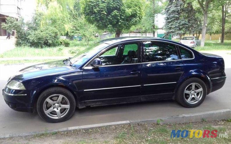 2005' Volkswagen Passat photo #1