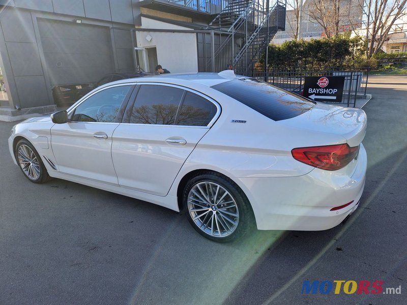 2018' BMW 5 Series photo #5