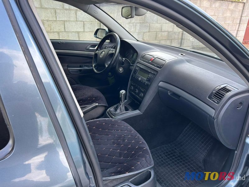 2005' Skoda Octavia photo #5