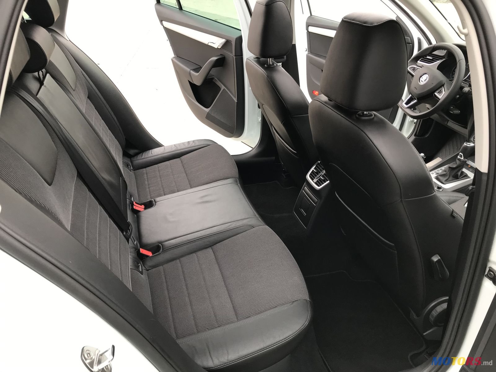 2015' Skoda Octavia photo #7