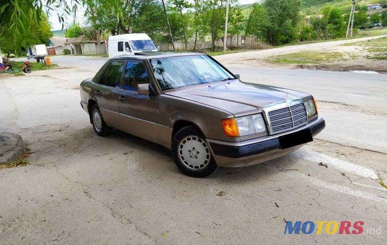 1990' Mercedes-Benz E photo #1