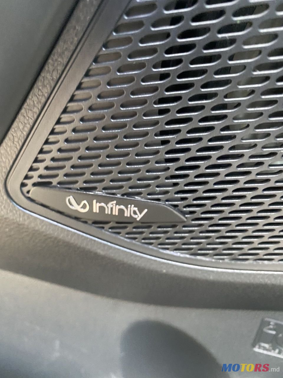 2017' Hyundai Santa Fe photo #6