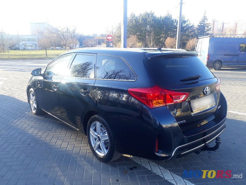 2014' Toyota Auris photo #3