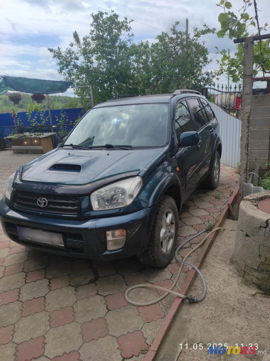 2002' Toyota RAV4 photo #2