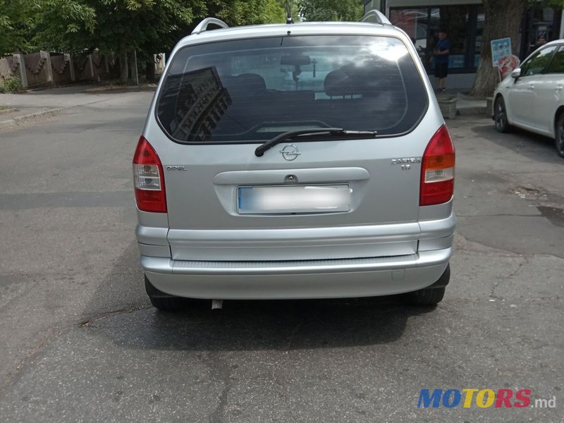 2004' Opel Zafira photo #2