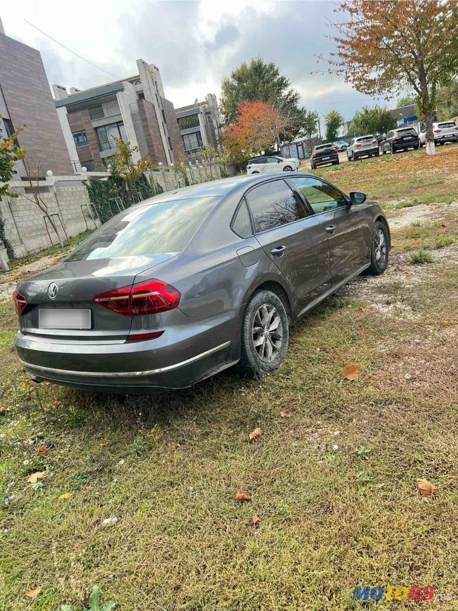2018' Volkswagen Passat photo #2