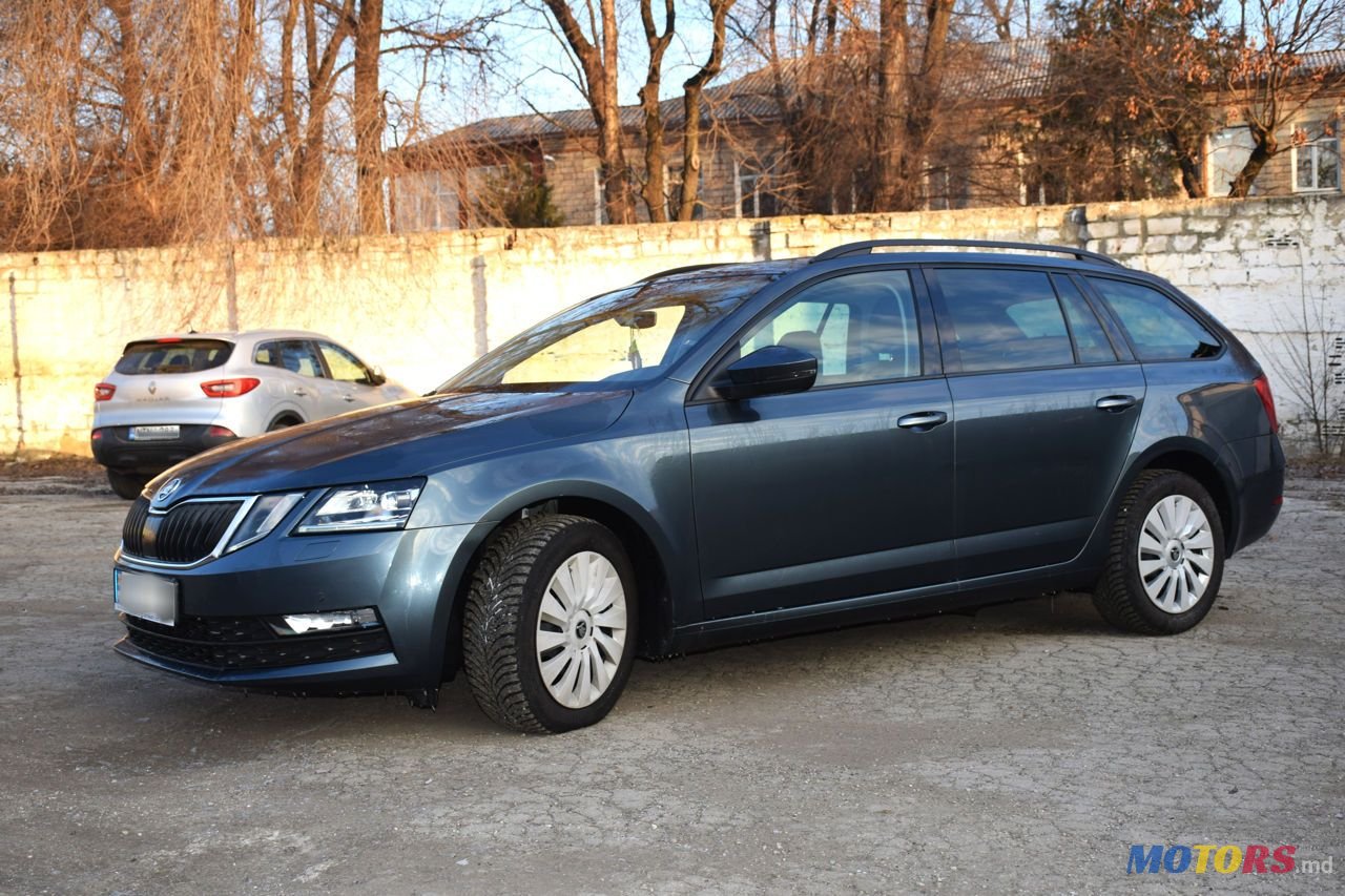 2020' Skoda Octavia photo #1