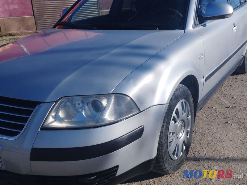 2001' Volkswagen Passat photo #4