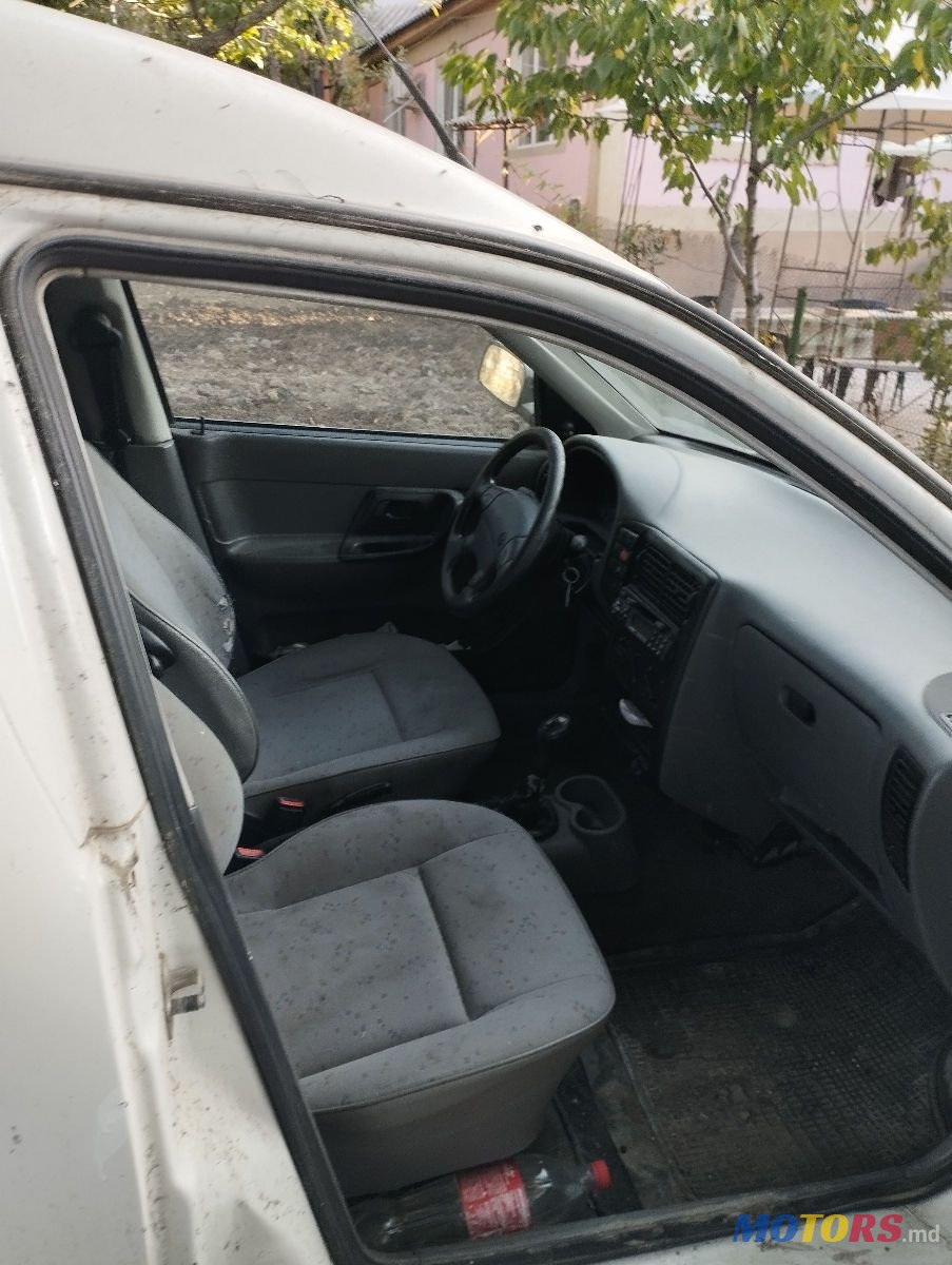 2002' Volkswagen Caddy photo #3