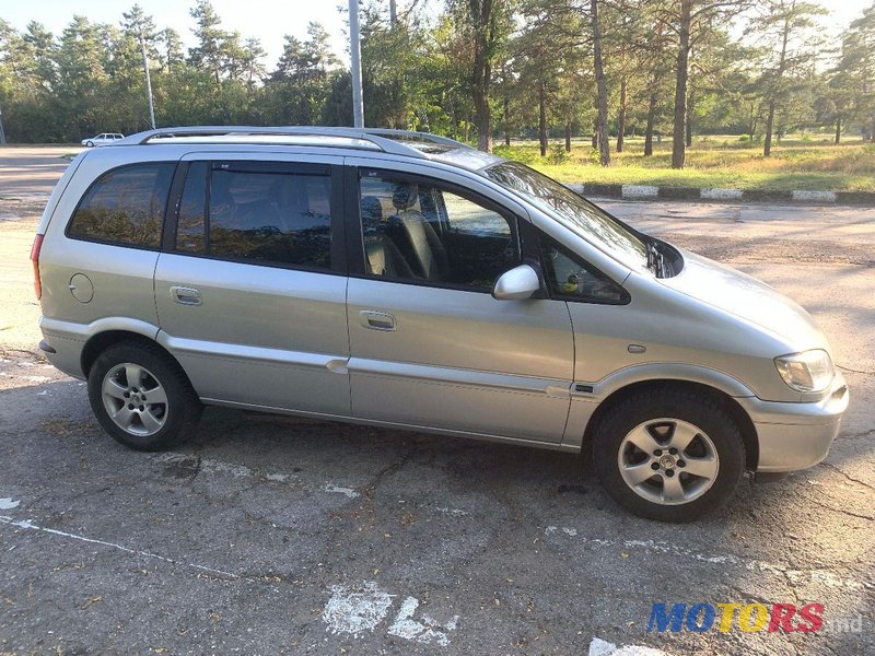 2004' Opel Zafira photo #3