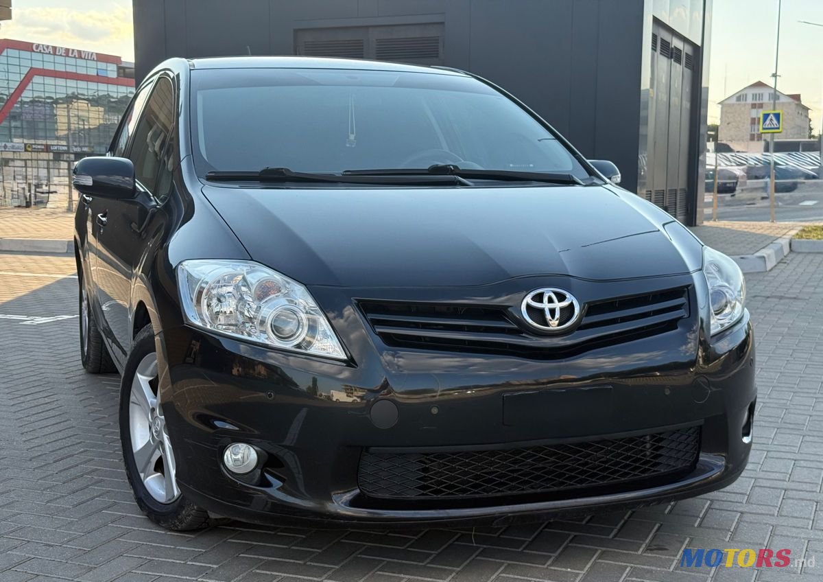2010' Toyota Auris photo #5