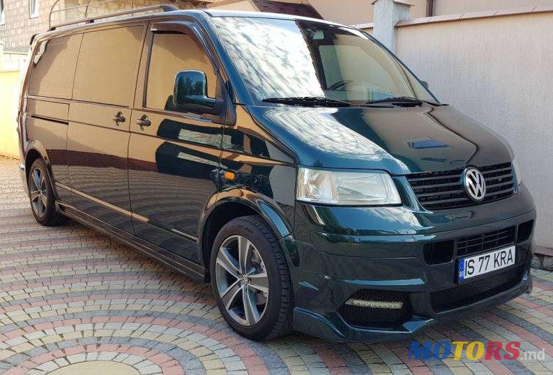 2005' Volkswagen Caravelle photo #1