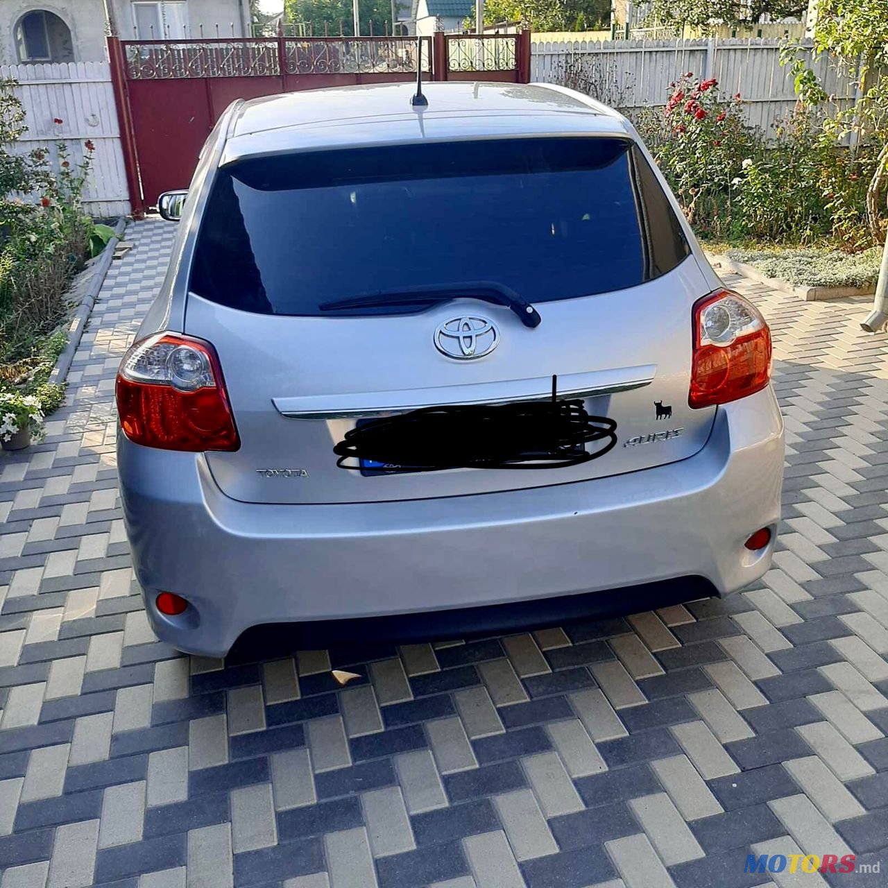 2011' Toyota Auris photo #4