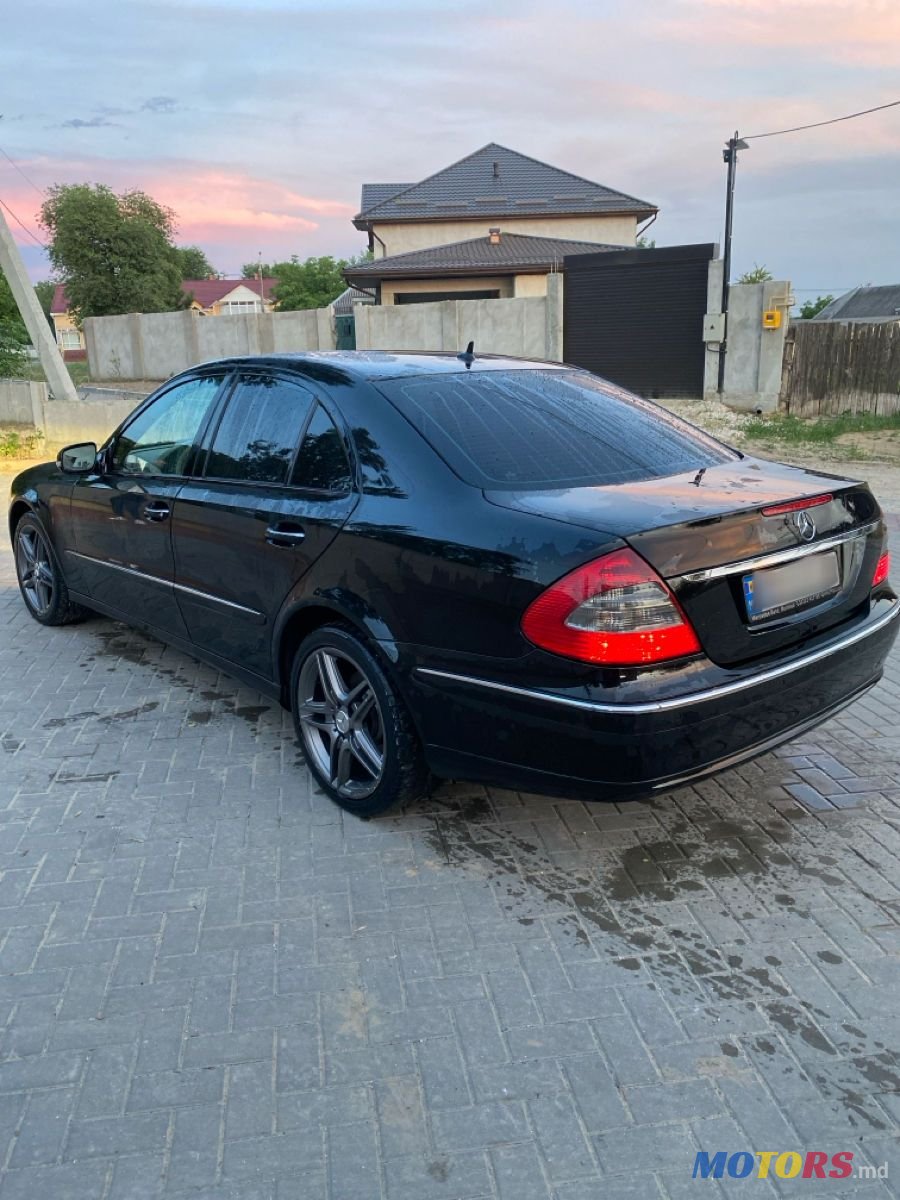 2008' Mercedes-Benz E-Class photo #3