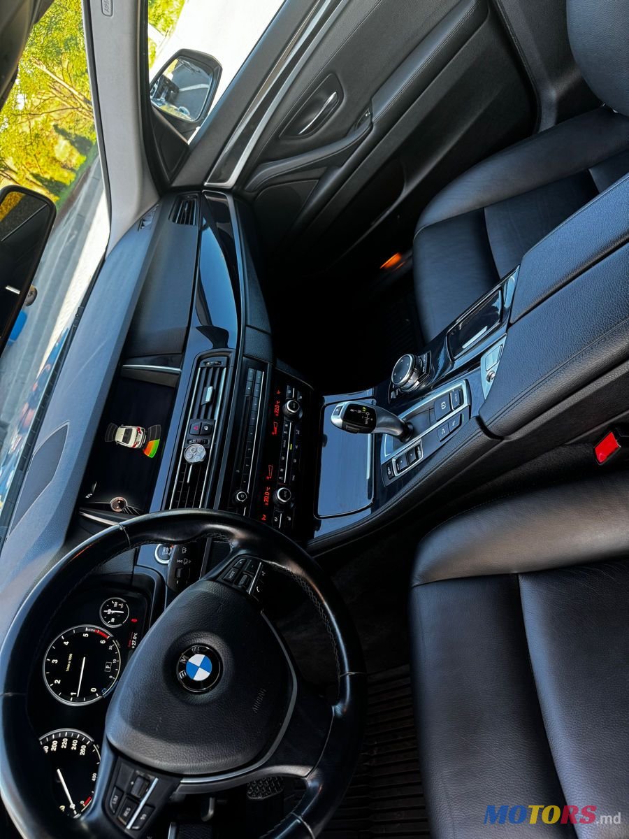 2015' BMW 5 Series photo #6