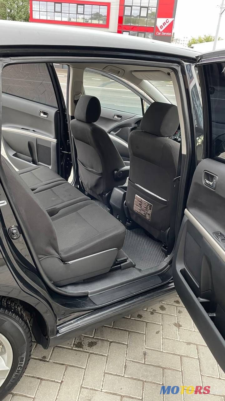 2006' Toyota Corolla Verso photo #5