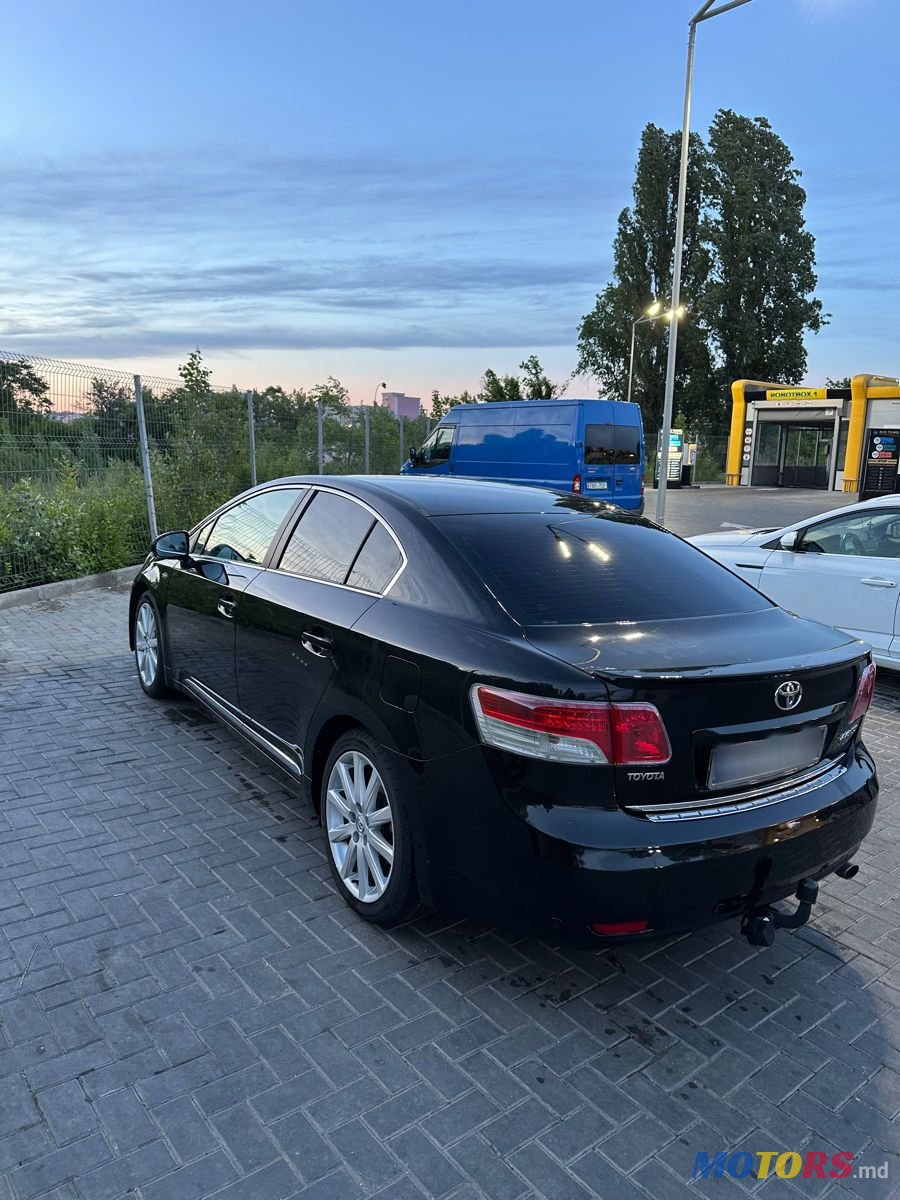 2011' Toyota Avensis photo #4