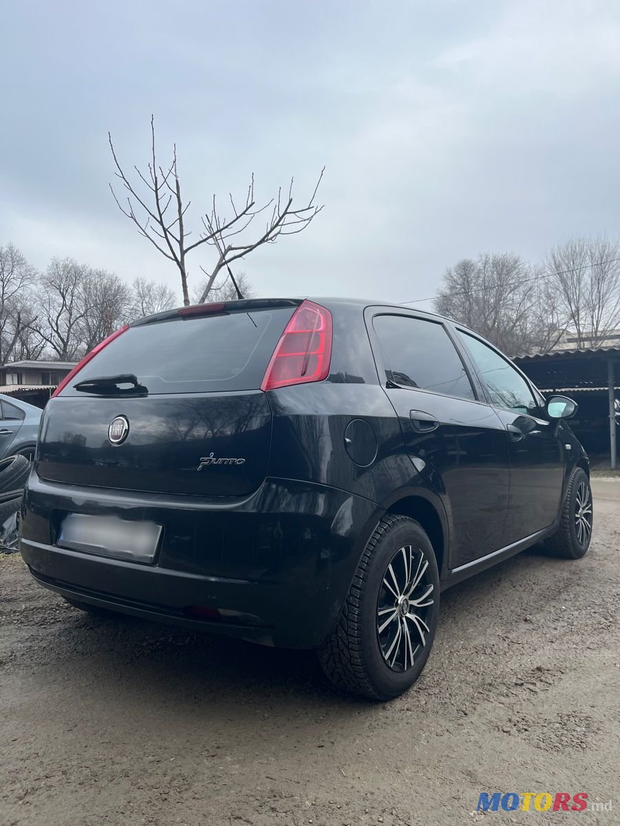 2009' Fiat Punto photo #2