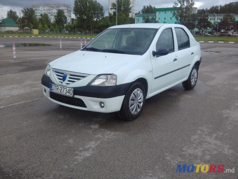 2008' Dacia Logan photo #2