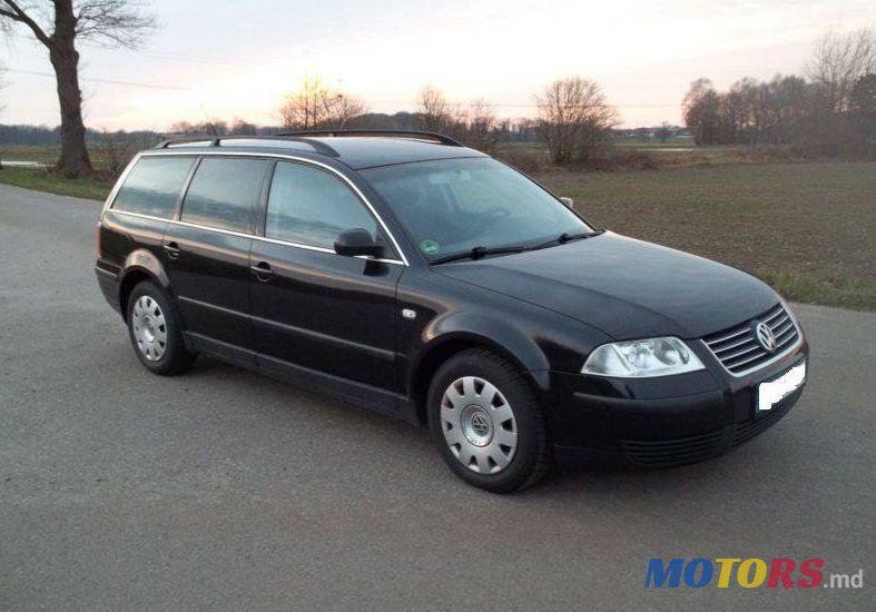 2004' Volkswagen Passat photo #1