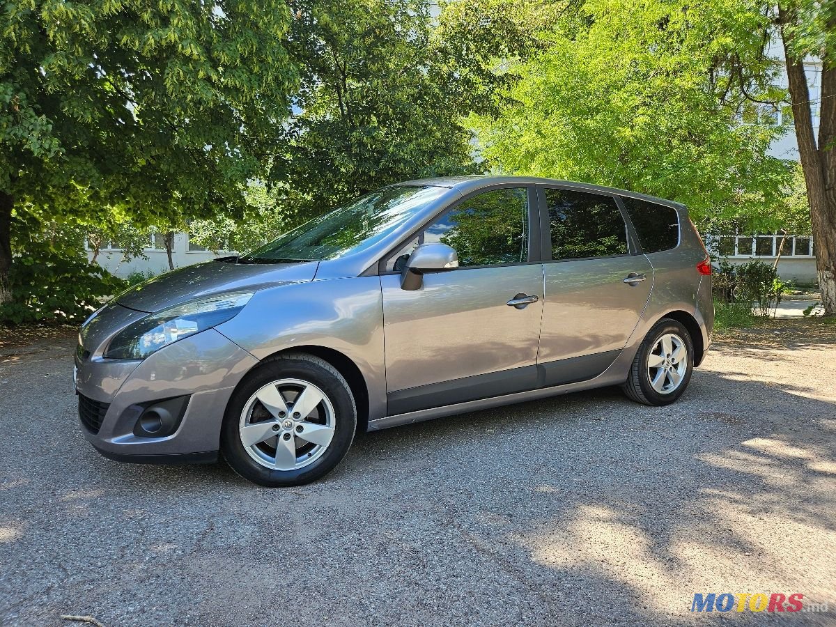 2009' Renault Grand Scenic photo #6