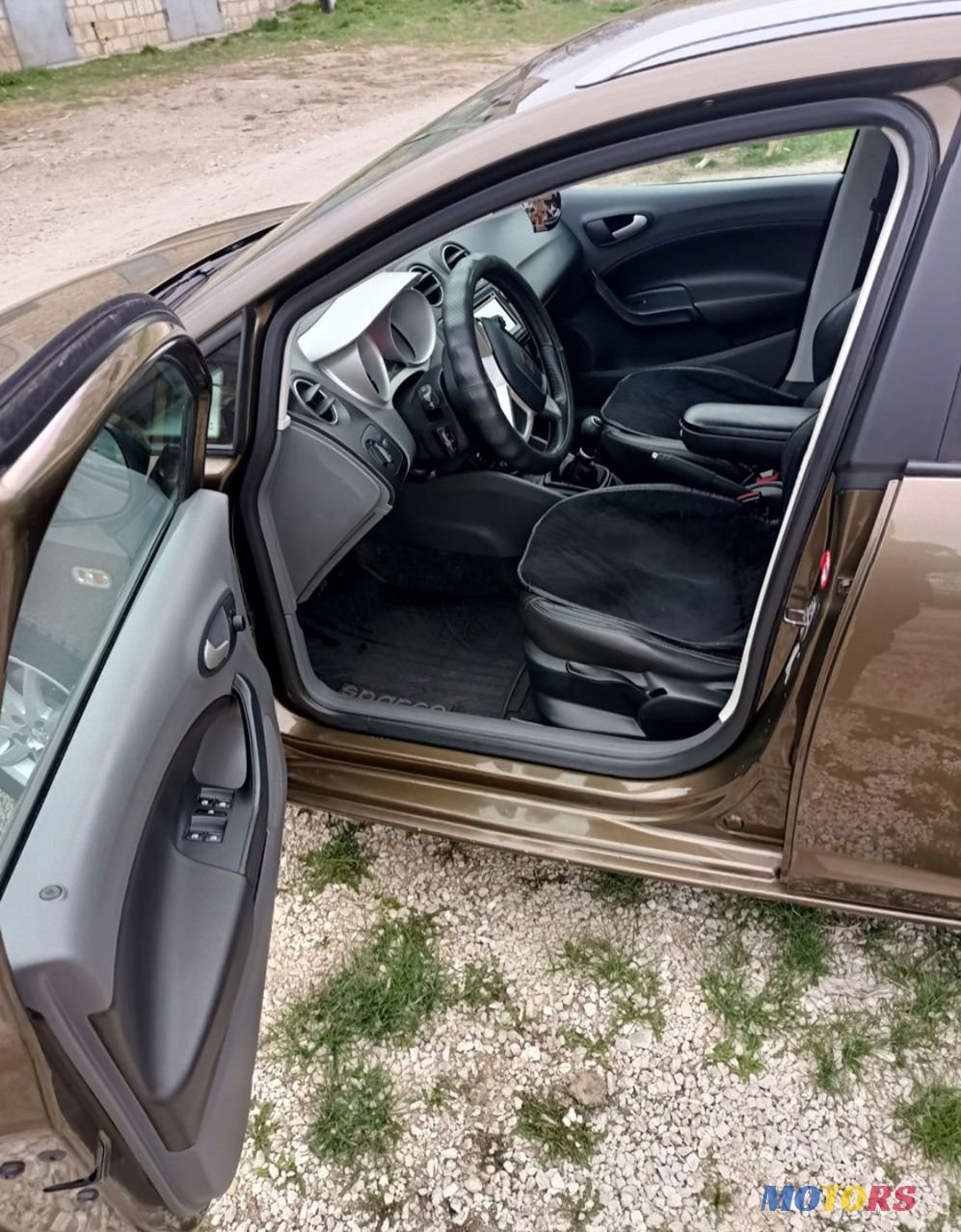 2011' SEAT Ibiza photo #6