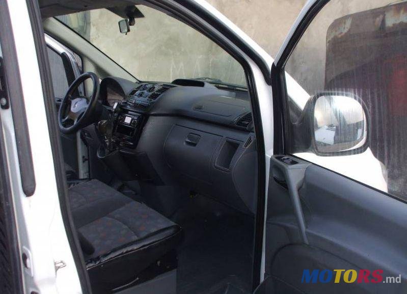 2008' Mercedes-Benz Viano photo #1