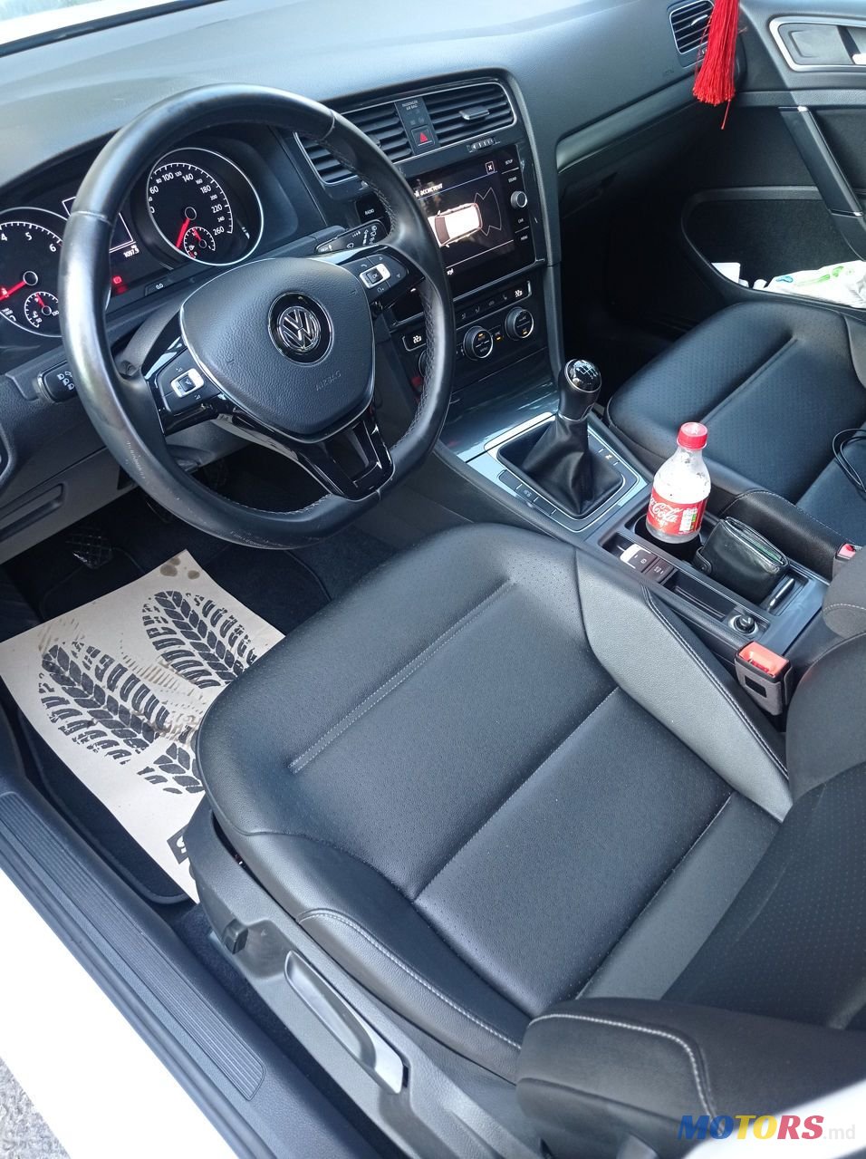 2017' Volkswagen Golf photo #2