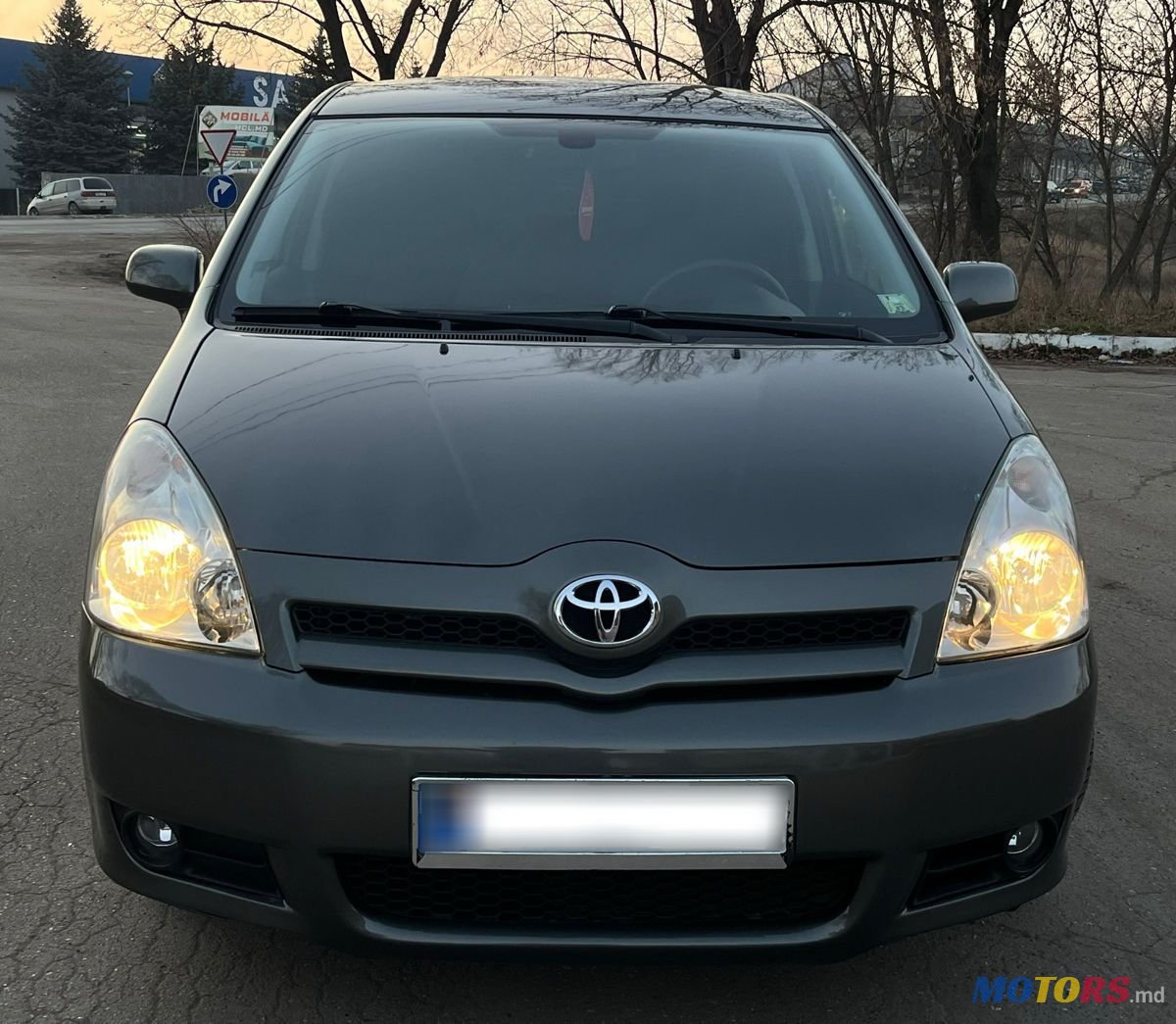 2004' Toyota Corolla Verso photo #3