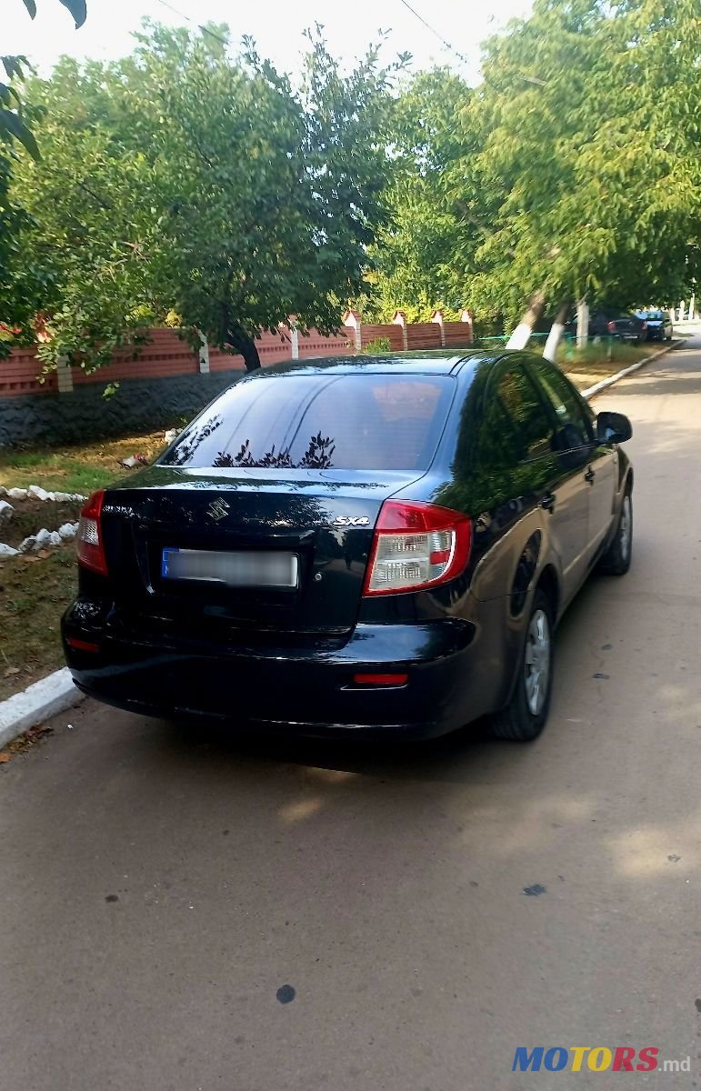 2010' Suzuki SX4 photo #2